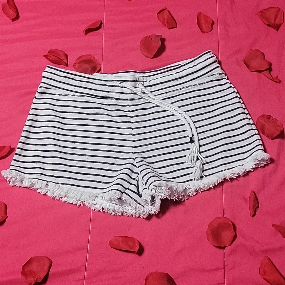 Assorted comfy shorts 😍 - Picture 10 of 12